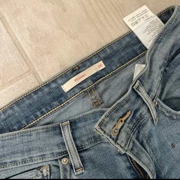 Levi Rhinestone Skinny Jeans Size 26 - Picture 3 of 10